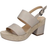 Sandales Tres Jolie sandales beige cuir daim BY429