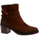 Boots Dorking 7335